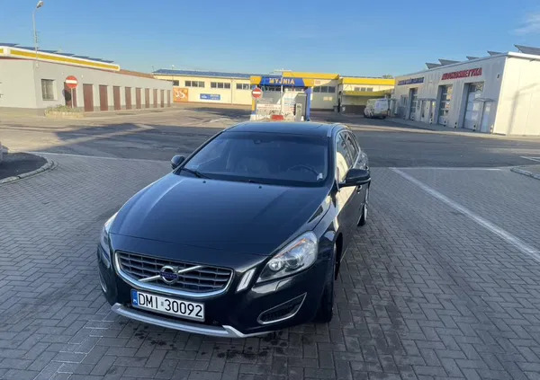 volvo v60 Volvo V60 cena 33900 przebieg: 290000, rok produkcji 2011 z Środa Wielkopolska